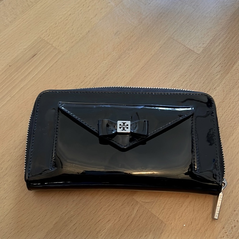 Tory Burch Black Patent Leather Wallet